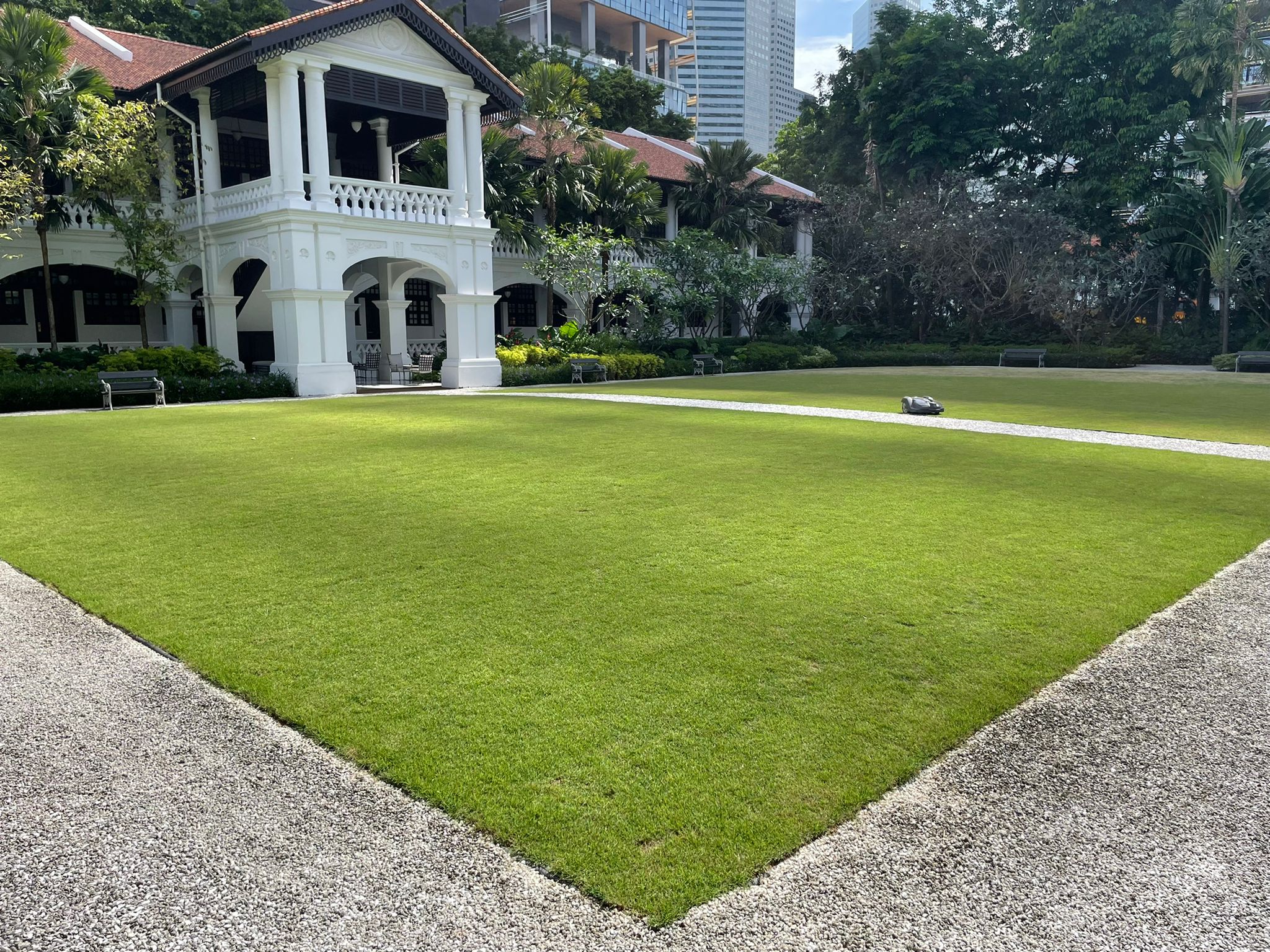 Raffles Hotel — Automower® 450X